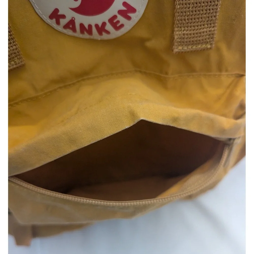 Fjallraven Kanken Backpack Unisex Medium Ochre Yellow 23510 Classic Vinylon F
